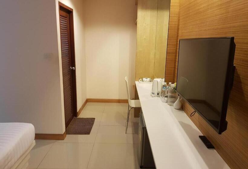 호텔 The Little Nest Phuket