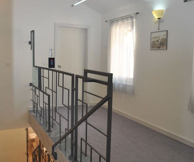 هتل Villa Marija M L