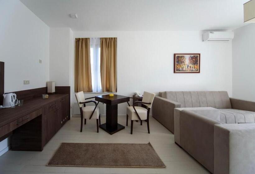 هتل Villa Otava Lux Spa