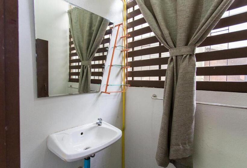 هتل Zzhouse