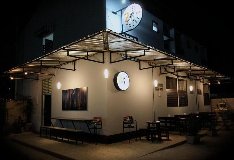 هتل Zzhouse