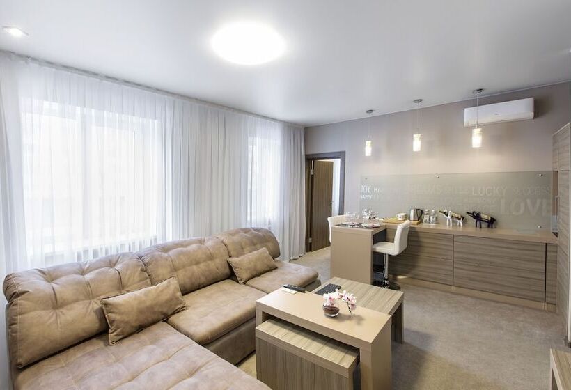 Kamarooms Business Hotel & Spa