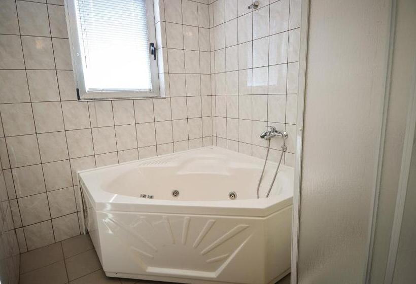 مُتل Garni Hotel Lake