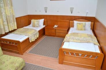 مُتل Garni Hotel Lake