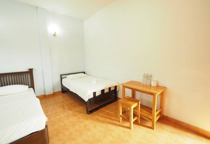 استراحتگاه Chuan Chom Guesthouse