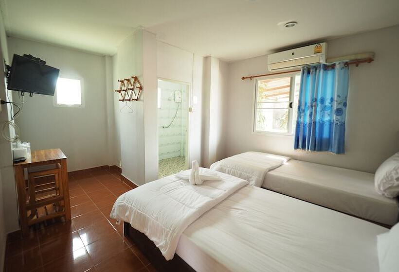 استراحتگاه Chuan Chom Guesthouse