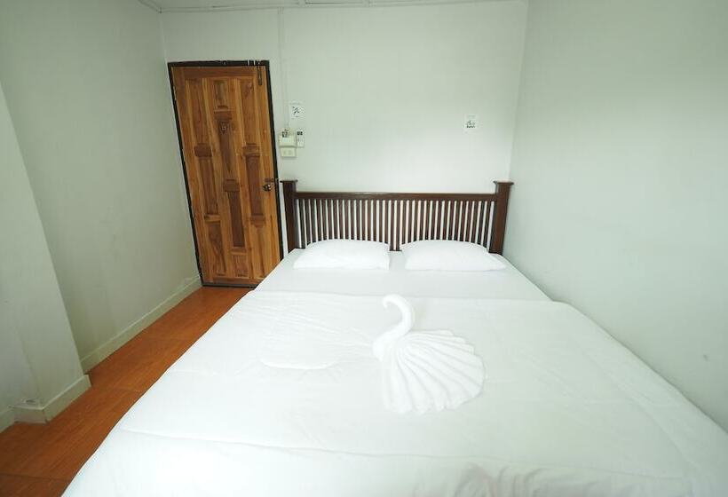 استراحتگاه Chuan Chom Guesthouse