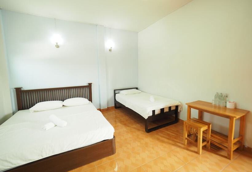 استراحتگاه Chuan Chom Guesthouse