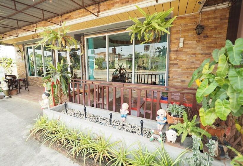 استراحتگاه Chuan Chom Guesthouse