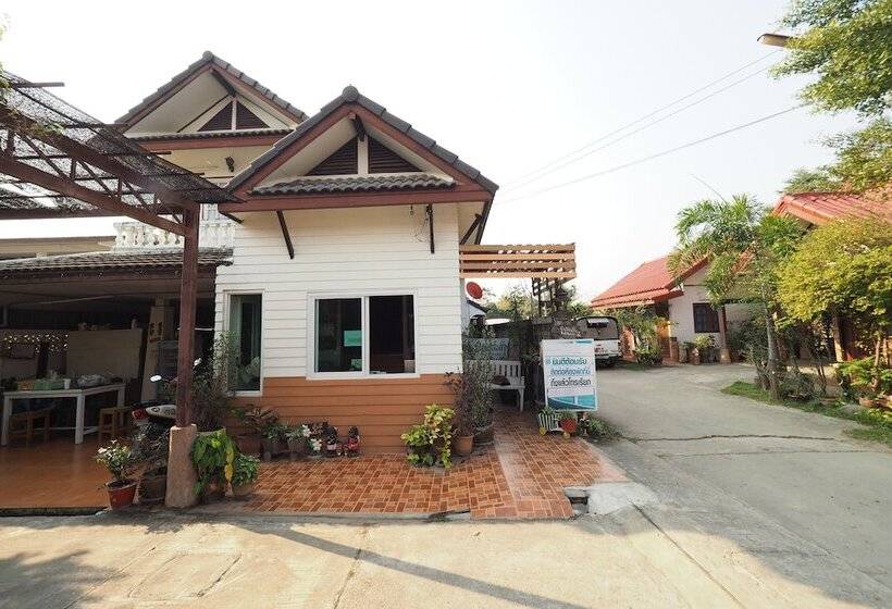 استراحتگاه Chuan Chom Guesthouse