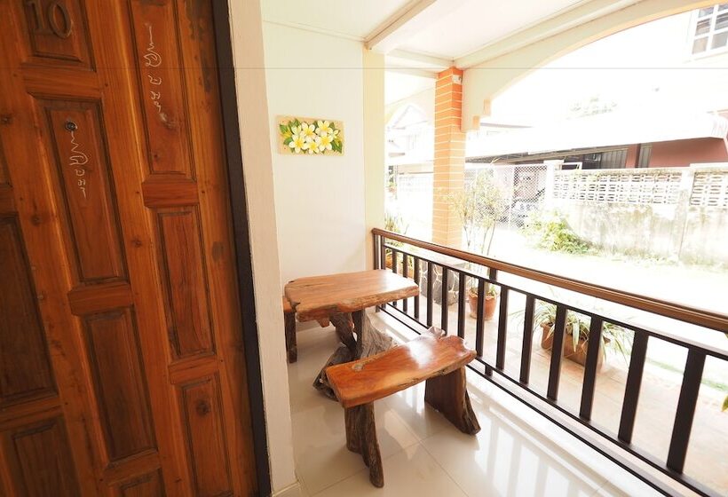 استراحتگاه Chuan Chom Guesthouse