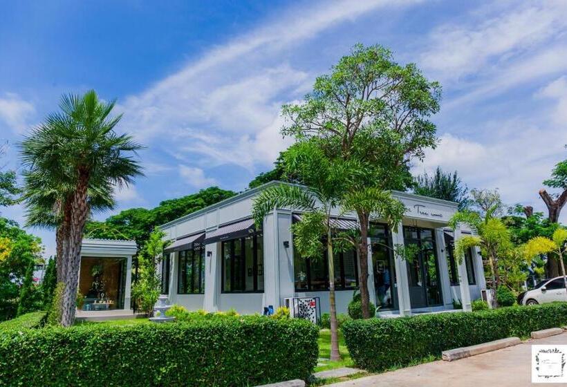 استراحتگاه La Riva Boutique