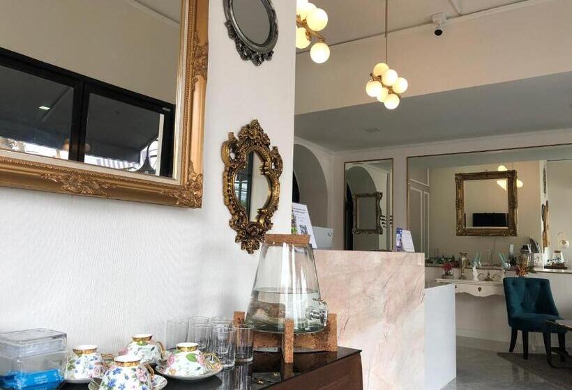 استراحتگاه La Riva Boutique