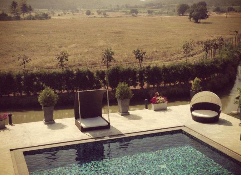 استراحتگاه Sasima Moonlight Villa