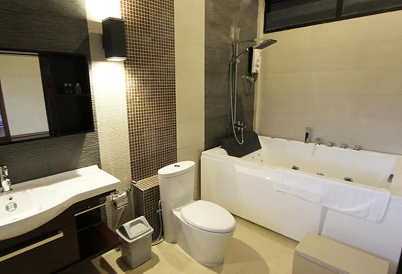 استراحتگاه The Grace Amphawa