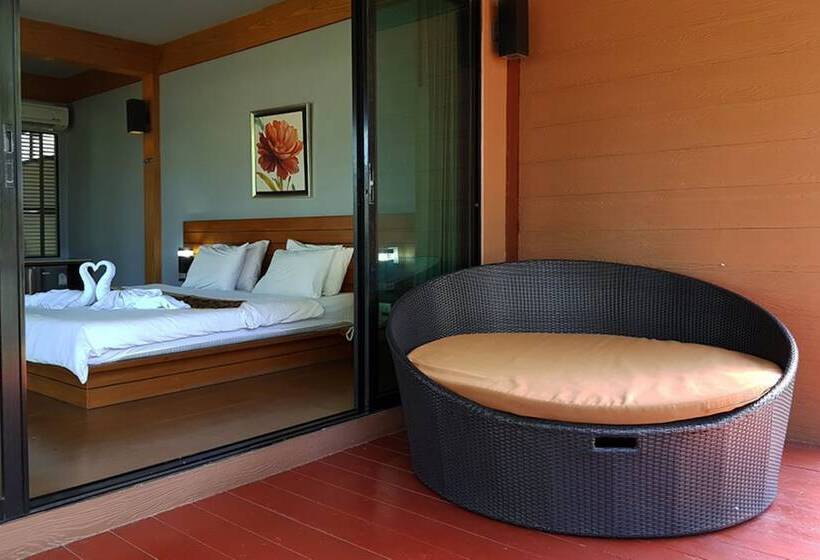 استراحتگاه The Grace Amphawa