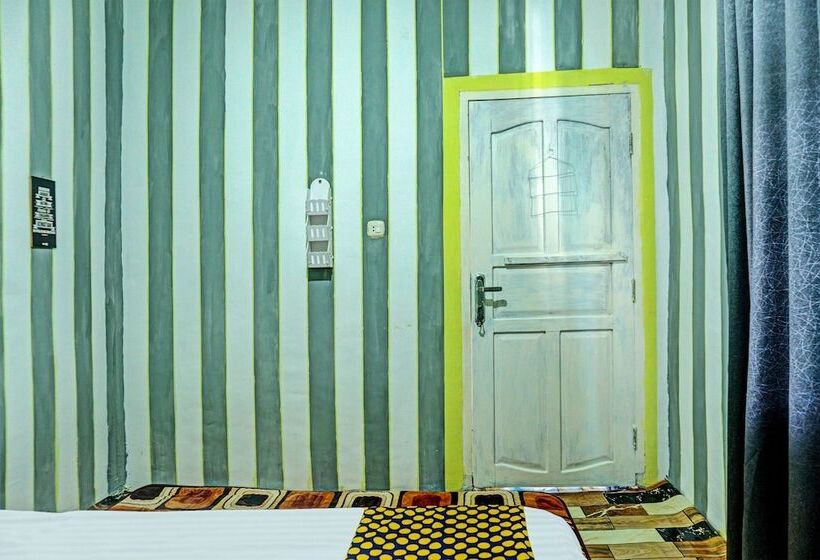 هتل Spot On 92169 Homestay Zahra Syariah