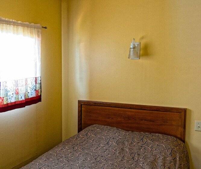 Parkers Motel