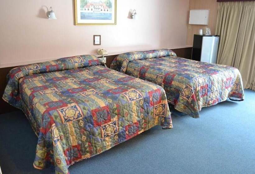 Parkers Motel
