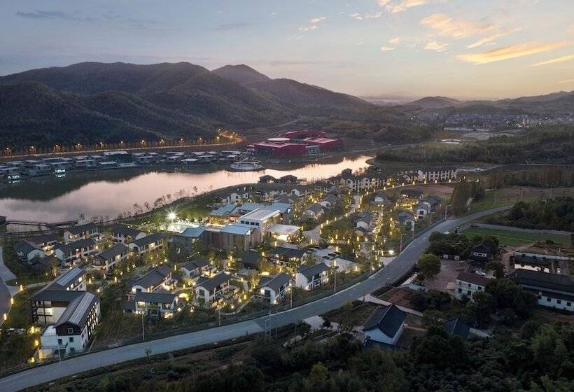 هتل Homm Huzhou Xisai Shan