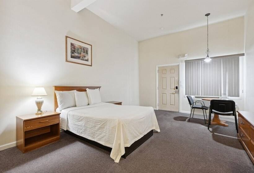 مُتل Edison Motor Lodge