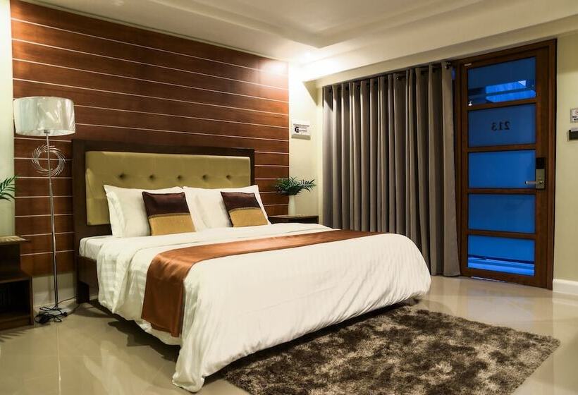 Отель Panglao Alona Suites