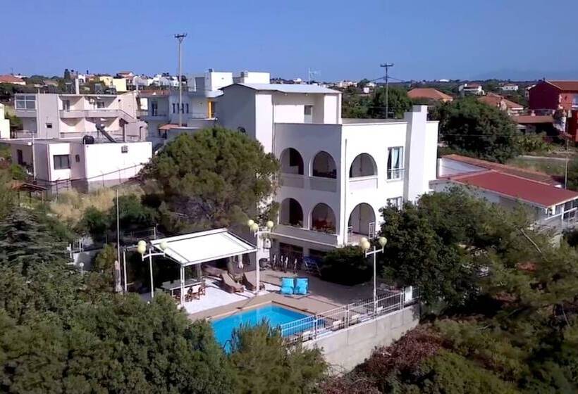 Chrysiida Suites