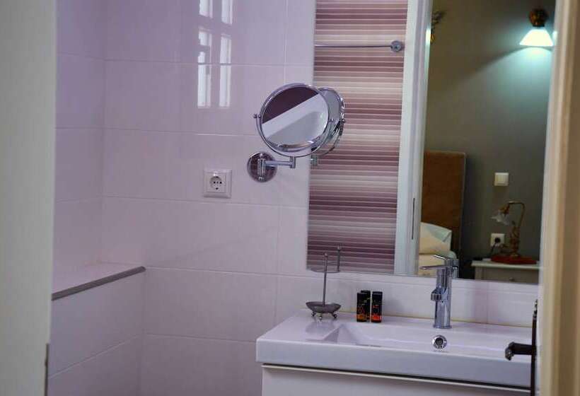 Erietta Suites