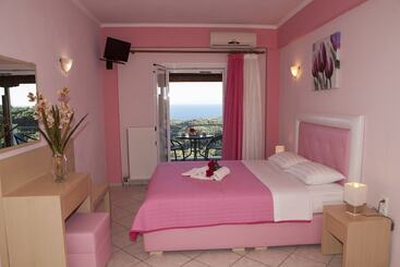 هتل Filoxenia Sea & View