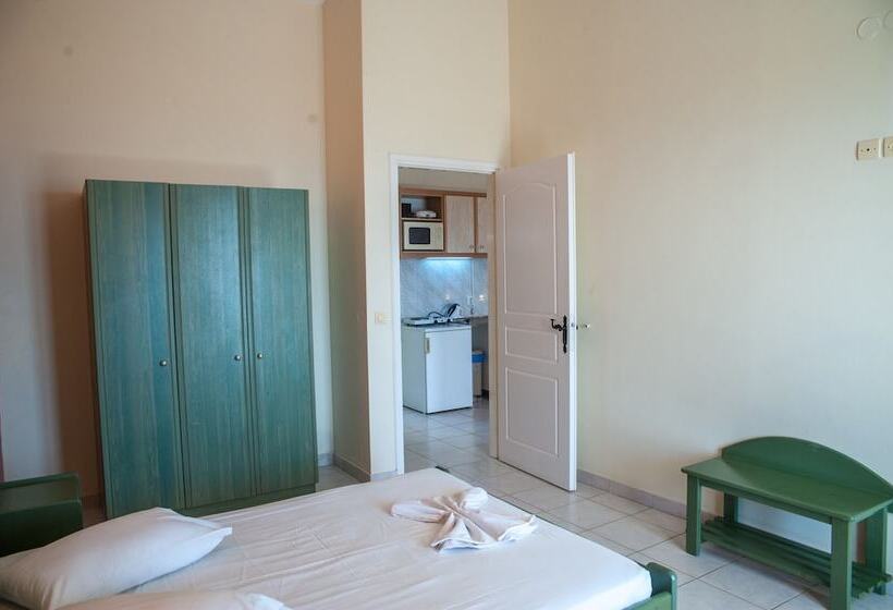 هتل Mouikis Sun Village