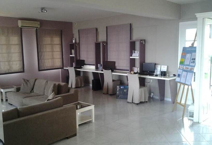 هتل Mouikis Sun Village