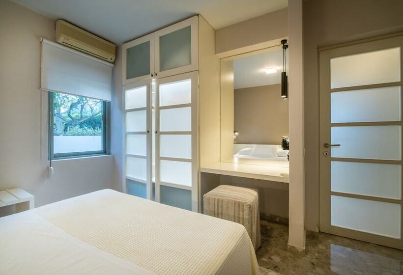 هتل Nereids Apartments