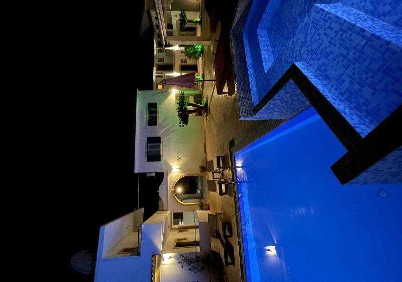 هتل Oasis Beach Club