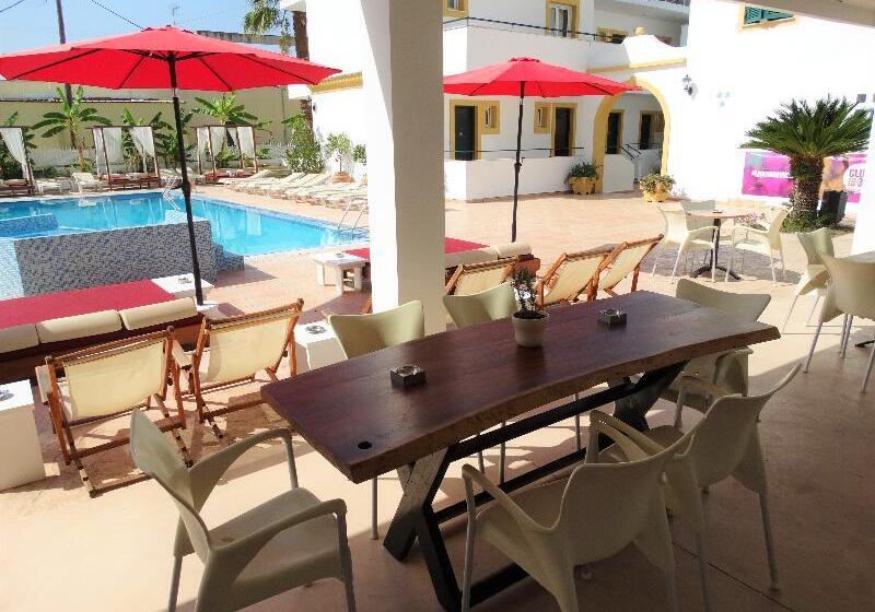 هتل Oasis Beach Club