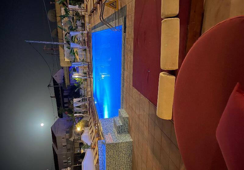 هتل Oasis Beach Club