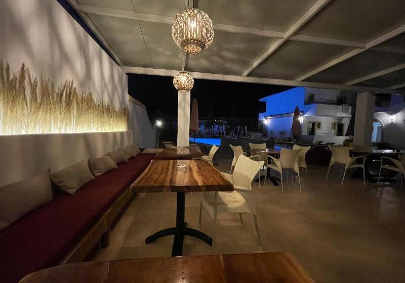 هتل Oasis Beach Club