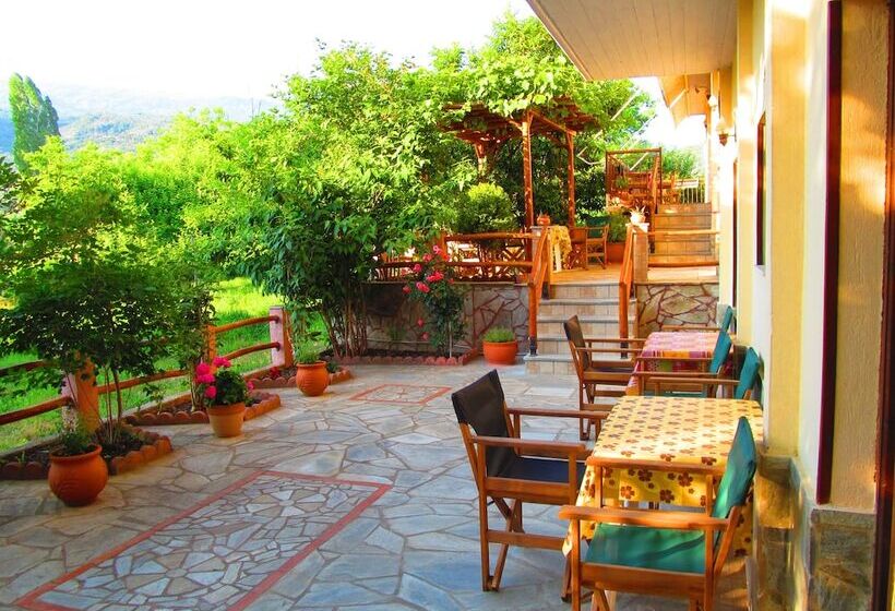 هتل Pandora Studios