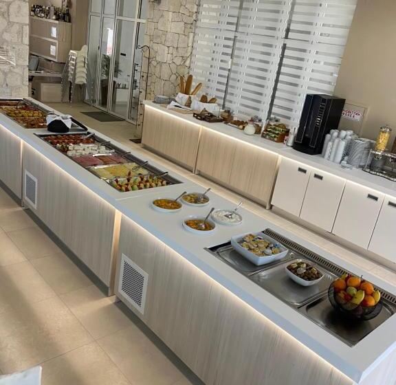 בית מלון כפרי Siviris Golden Beach