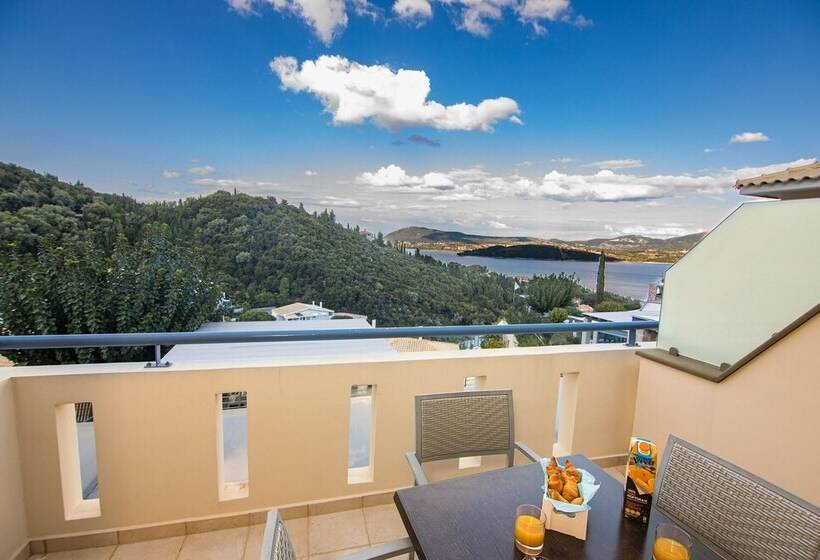 هتل Thealos Village