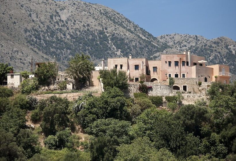 Kastellos Village   Central Complex