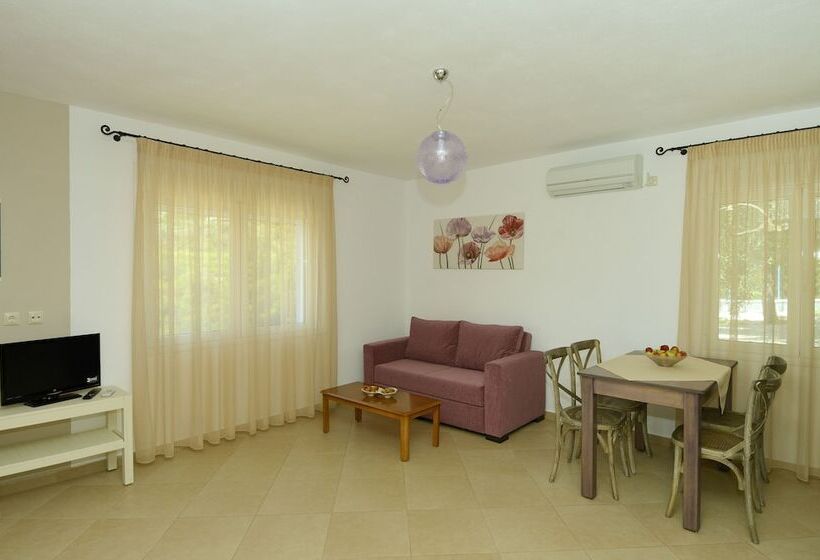 Myrtilos Cottage