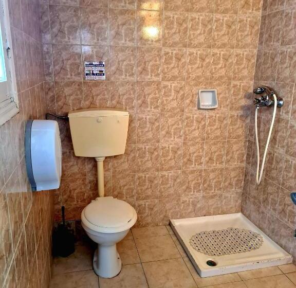 پانسیون Avra Rooms