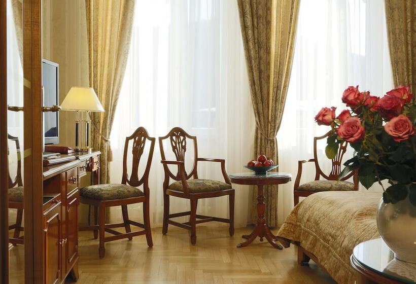 هتل Bristol Palace