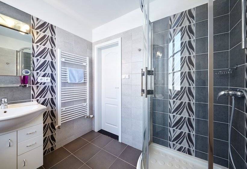 هتل Hostel Foster