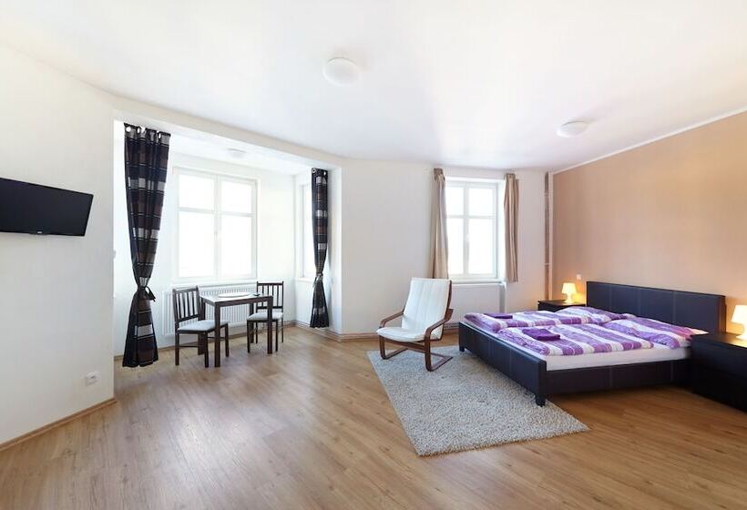 هتل Hostel Foster