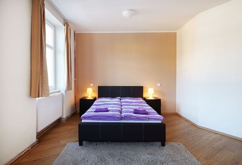 هتل Hostel Foster