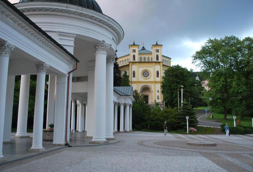 هتل Hostel Foster