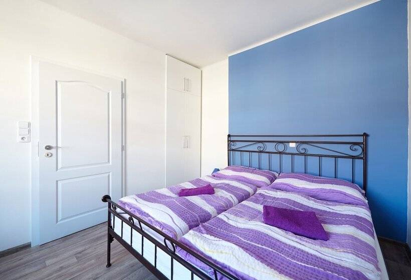 هتل Hostel Foster