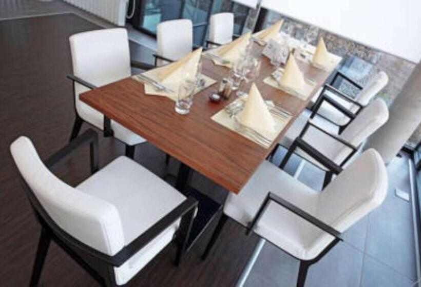 هتل Konference Park