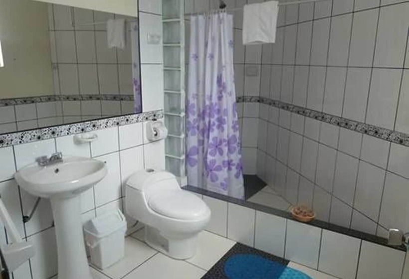هتل La Casa De Maruja B&b